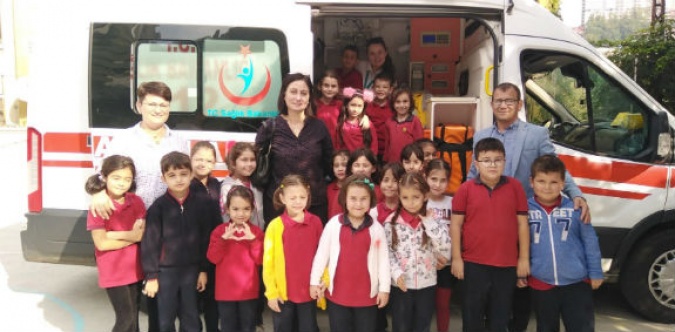 Zonguldak'ta 112 personeli öğrencileri bilgilendirdi