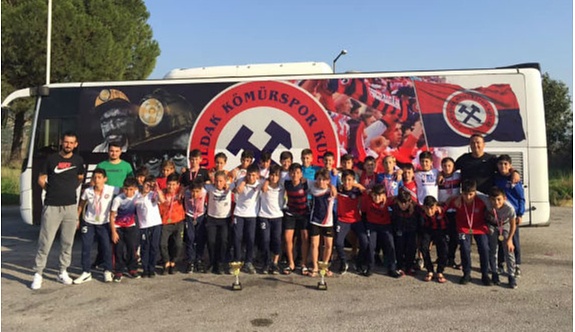 Zonguldak Kömürspor altyapı takımından 2 kupa