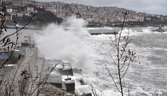 Zonguldak’ta fırtına etkili oldu