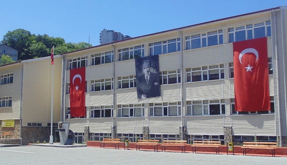 Kilimli Atatürk Anadolu Lisesi öğrencilerinin '19 Mayıs' coşkusu