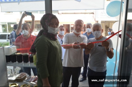 Çaycuma’ya” Kurt Marmara Zeytinleri Yöresel Market” açıldı
