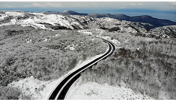 Zonguldak'ta yağan kar kartpostallık manzaralar oluşturdu