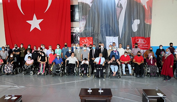 Fiziksel engelli vatandaşlar sandalyelerine törenle kavuştu
