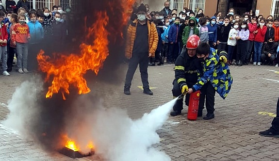 Devrek’te okullarda yangın tatbikatı yapıldı