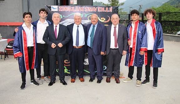 Zonguldak Sınav Koleji Anadolu Lisesi mezun olan öğrencilerini uğurladı