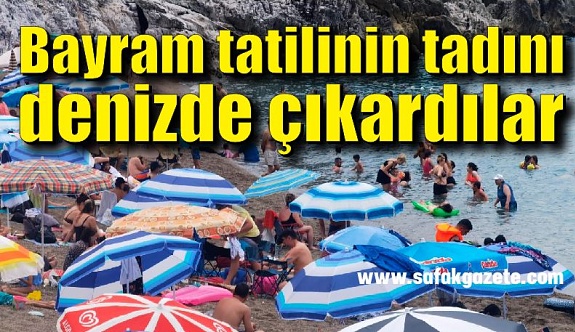 Zonguldaklılar bayram tatilinin tadını denizde çıkardı