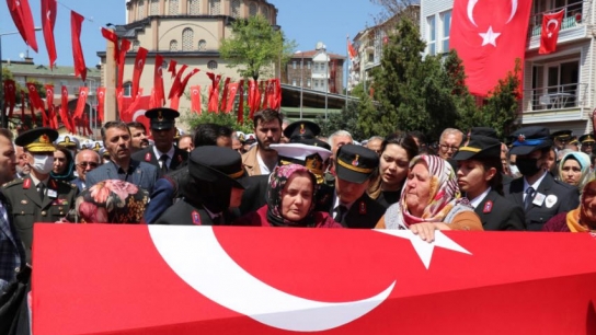 Zonguldak şehidine ağladı