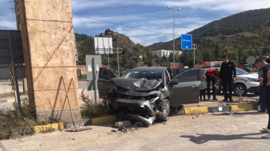 Karabük'te iki otomobil çarpıştı: 1 ölü 6 yaralı